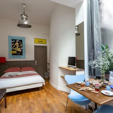 Artisan Lofts Near Marais Apartment